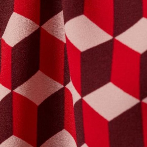 BNWT Crepe Dress | Flowy Dark Red Patterned Triangle Prism Print | V-Neck Button - Picture 3 of 8